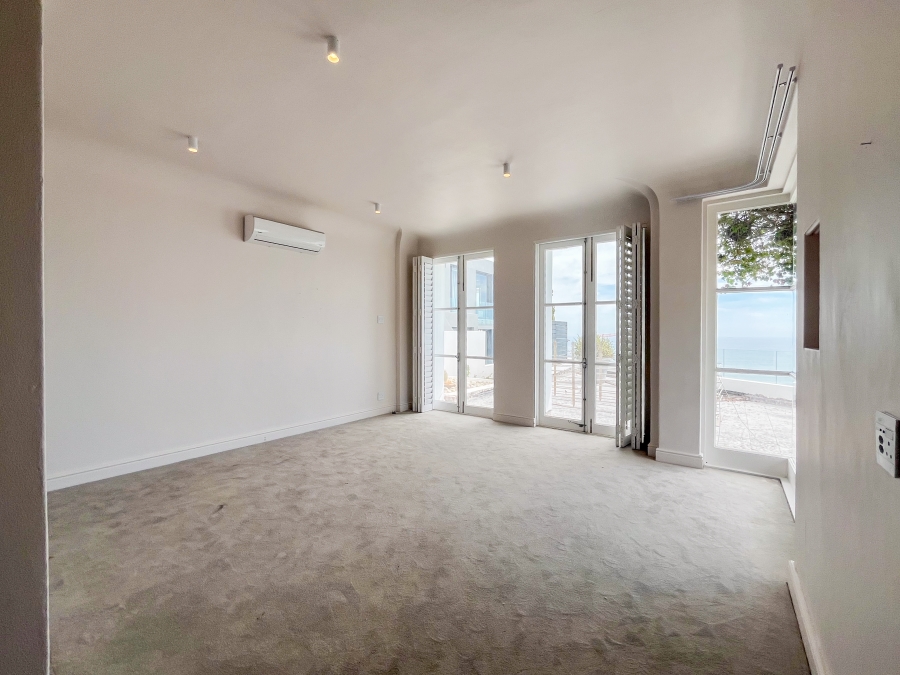 2 Bedroom Property for Sale in Fresnaye Western Cape